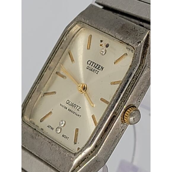 Vintage Citizen Quartz Water-Resistant Men's Watch - Classic Rectangular Design - Picture 6 of 8